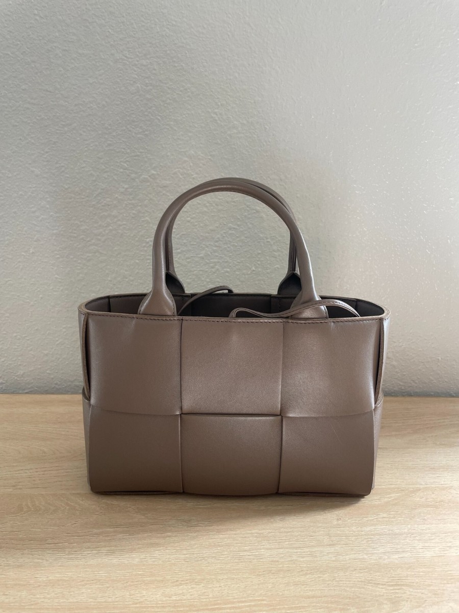 BOTTEGA VENETA正規品/送料関税込み MINI ARCO TOTE BAG img_9724-photoroom_1.jpg