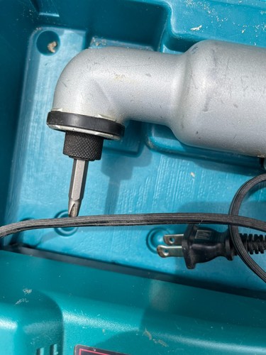 Makita 6940D Angle impact nut driver wrench kit - Picture 5 of 6