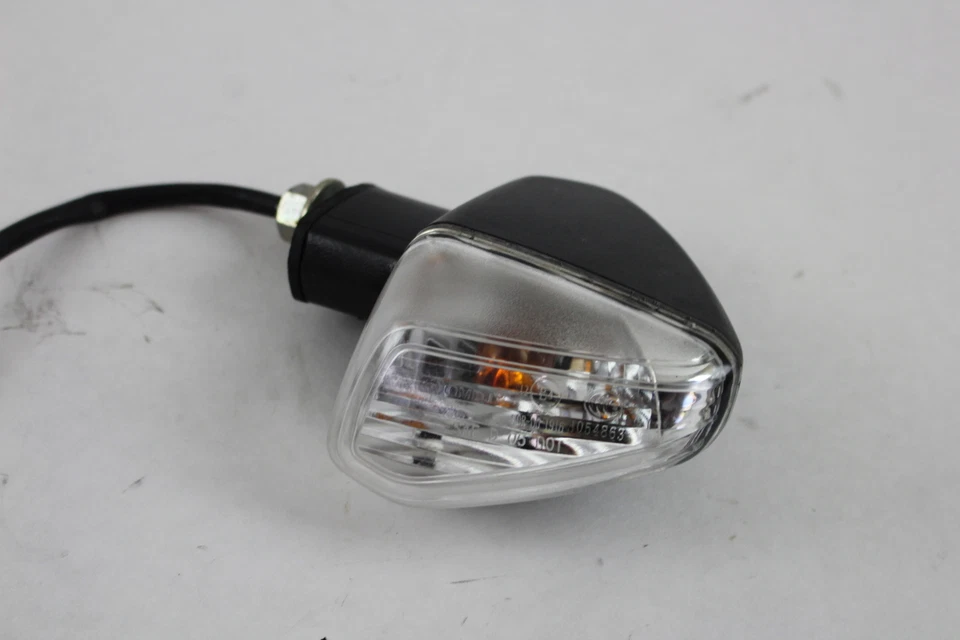 Задний указатель поворота 2015 15 Suzuki GW250F Inazuma 250 - Изображение 3 из 4