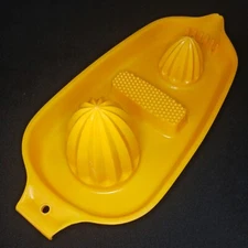 Vintage Hutzler Juicer Reamer Small / Large Seed Dam Plastic Yellow