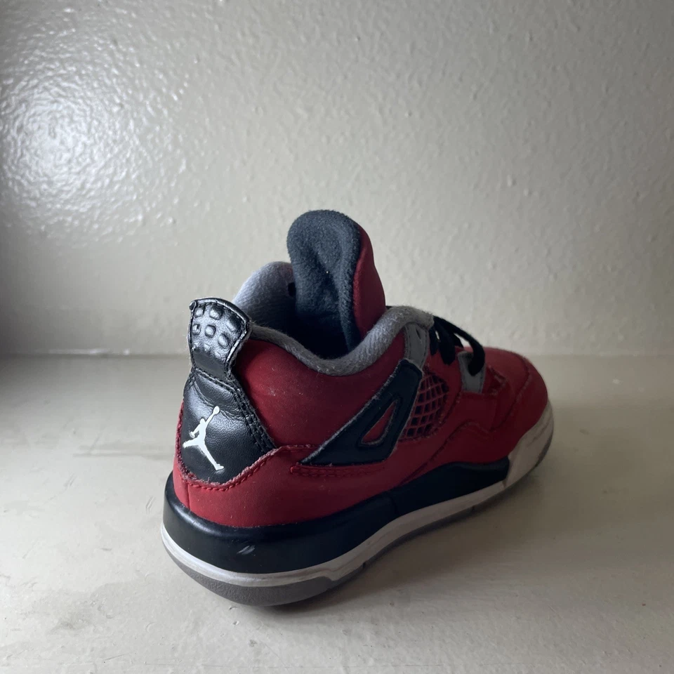 Talla 6.5c - Nike Air Jordan 4 Retro Toro Bravo Rojo Negro (TD) Niño pequeño Foto 3 de 4