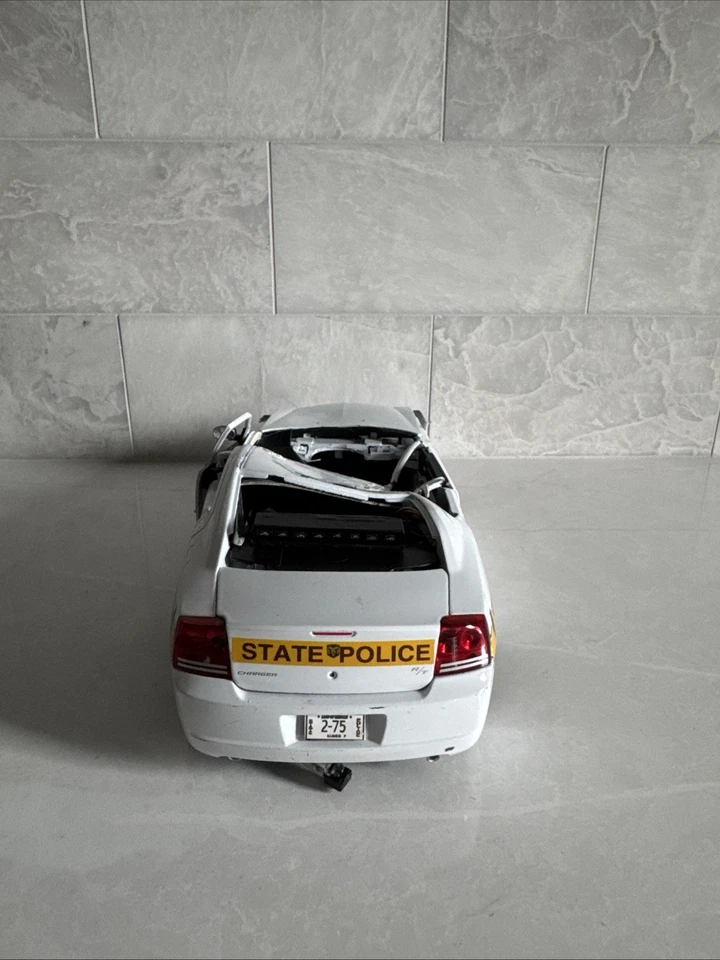Custom Built 1:18 Illinois State Police Dodge Charger Wrecked Squad Car - Image 4 of 4