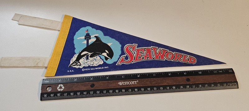 Vintage 1978 SEA WORLD Shamu Felt Pennant 12"