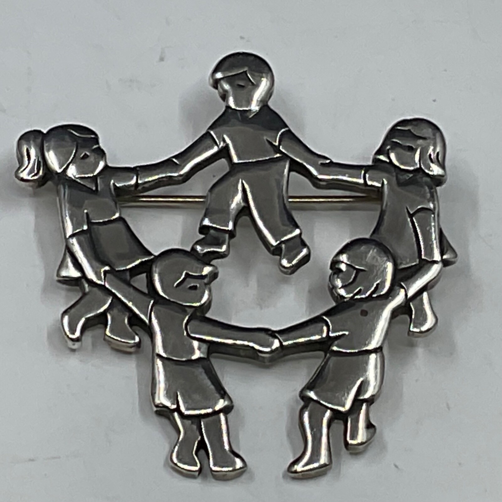 James Avery Sweet Circle of Children Holding hands Br… Gem