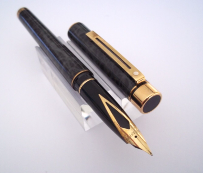 Stylo Plume SHEAFFER Targa - Laque Noire Avec Plume En Or 14 Carats - Occasion