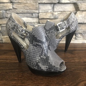 gray peep toe pumps