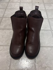 Girl  s old navy brown boots. Size 1