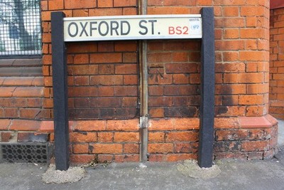 Foto 6x4 Benchmark unter Oxford Straßenname Schild Barton Hill \/ST6072 Ord c2017