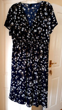 NAVY FLORAL DRESS size 3XL 22