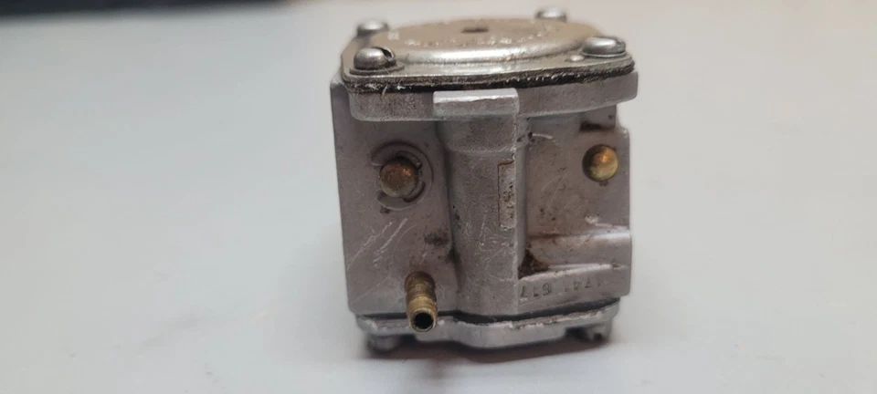 Carburador de motosierra Partner Farmer F55 (necesita restauraciones) Foto 4 de 4