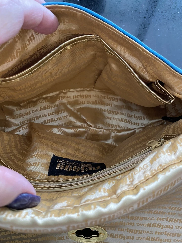 Bandolera Twiggy London de terciopelo con adornos de diamantes de imitación de colores — verde azulado Foto 4 de 4