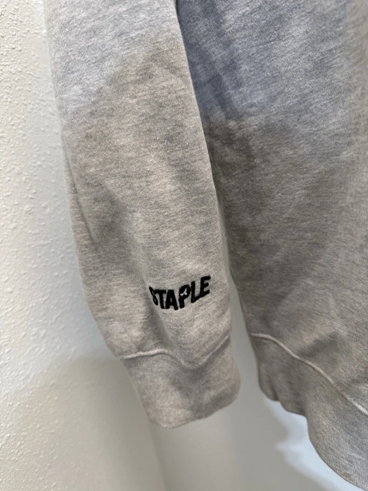 Moletom com capuz STAPLE bordado pombo cinza urze masculino tamanho 2XL - Imagem 2 de 4