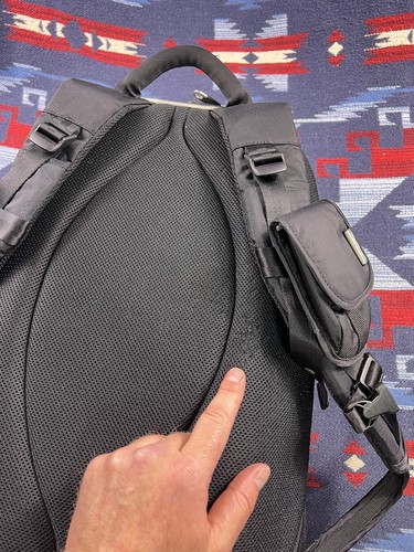 Pacsafe Meshsafe B200 Anti -Theft Backpack 18” Black Laptop Safe Device Case - 第 9/19 張圖片