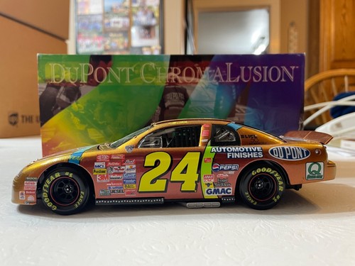Action 1998 Jeff Gordon #24 Dupont Chromalusion Limited Edition 1:24 Diecast Car - Bild 3 von 8