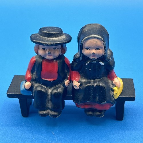 Vintage Dalecraft Cast Iron Amish Couple On A Bench Salt/Pepper Shakers - 第 1/11 張圖片