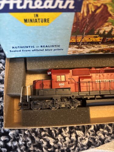 Athearn 4400 SD40-2 HO Scale Powered Dynamic Brakes Hudson Railway - Picture 2 of 11
