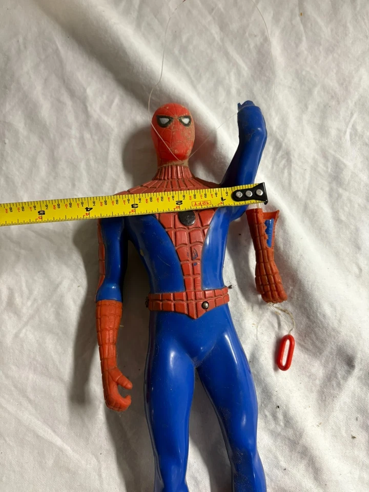 Figura Remco Energized Spiderman 1977-1978 12 pulgadas rota a mano necesita TLC Foto 3 de 4