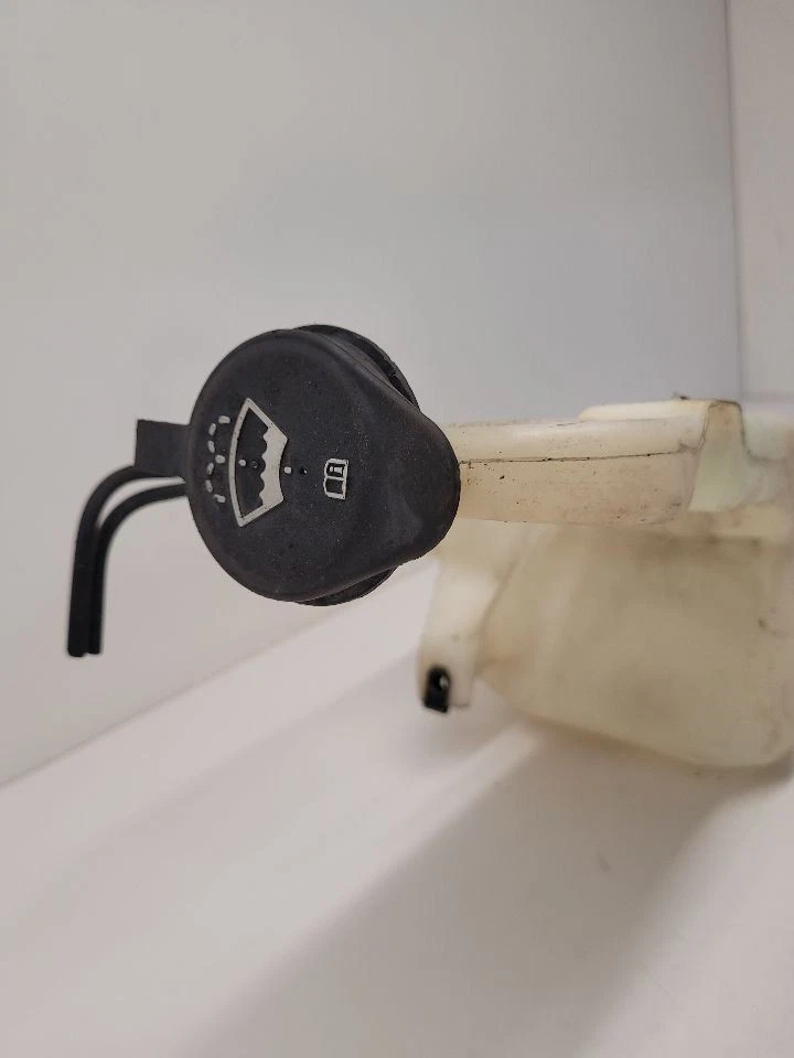 00-05 Depósito de lavadora Chevrolet Suburban 1500 con limpiaparabrisas trasero Opt C25 12487671 Foto 2 de 4