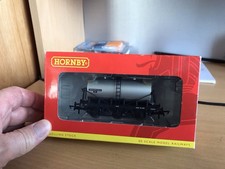 Hornby Railways OO Gauge R6379 United Dairies Tank Wagon , BARLEY USED MINT !