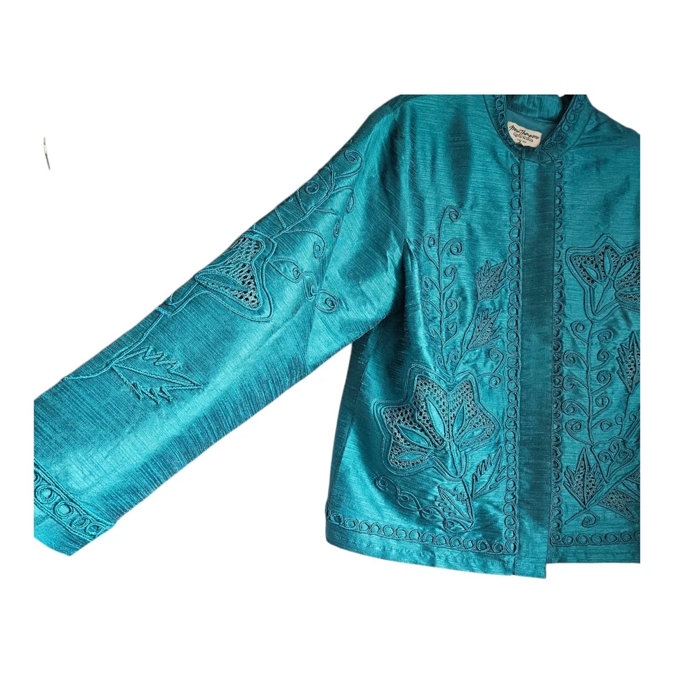 Norm Thompson Escape From the Ordinary Womens SZ M Jacket Embroidered Floral - Image 4 of 4