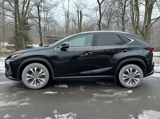 BREAKING LEXUS 2018 NX SERIES HYBRID 59000 Millage. Price for one wheel nut only