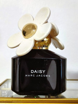 MARC JACOBS DAISY eau de parfum 50ml black edition