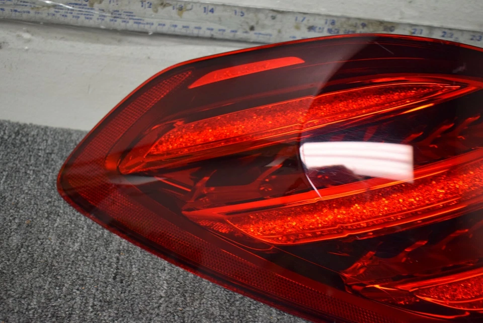 2018-2019 MERCEDES BENZ S450 RIGHT SIDE TAIL LIGHT FACTORY OEM - Image 3 of 4