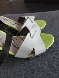 womens white sandals size 8