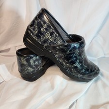 Dansko XP Professional Women's Clogs Shoes Size EU 40 US 9-9.5 Green Snakeskin