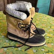 Source Unknown Tan and Black Winter Boots