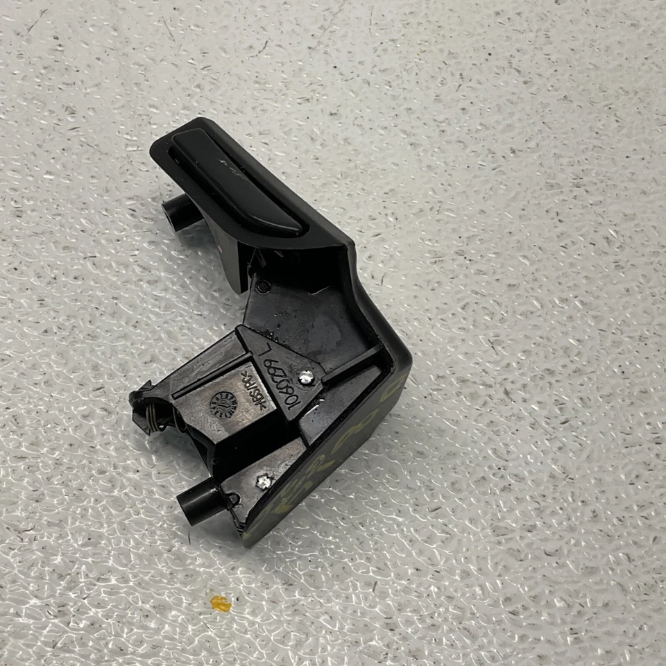 04-10 BMW 525i 530i 550i центральной консоли подлокотник замок OEM кнопка - Изображение 2 из 4