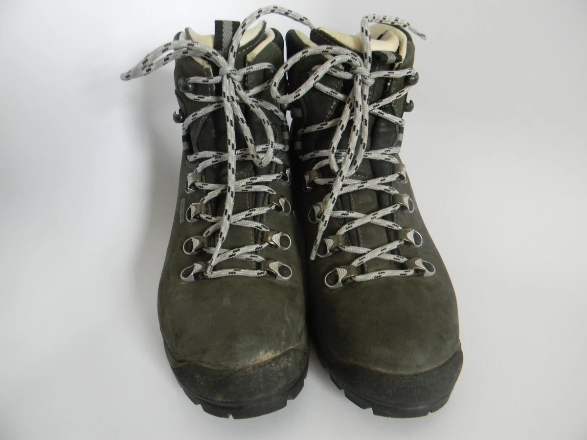 Lowa boots shop rei