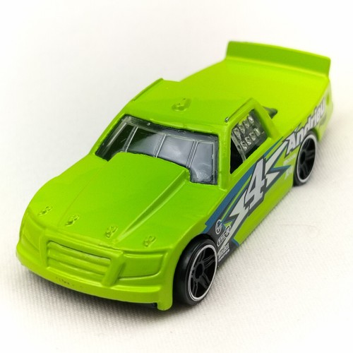 Hot Wheels Car Circle Trucker 2010 - Picture 2 of 9