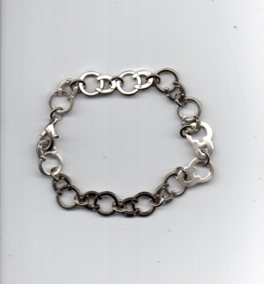 BRANDNEU * SILBERFARBENES HUFEISEN BETTELARMBAND IN HÜBSCHEM ORGANZA GESCHENKTÜTE *