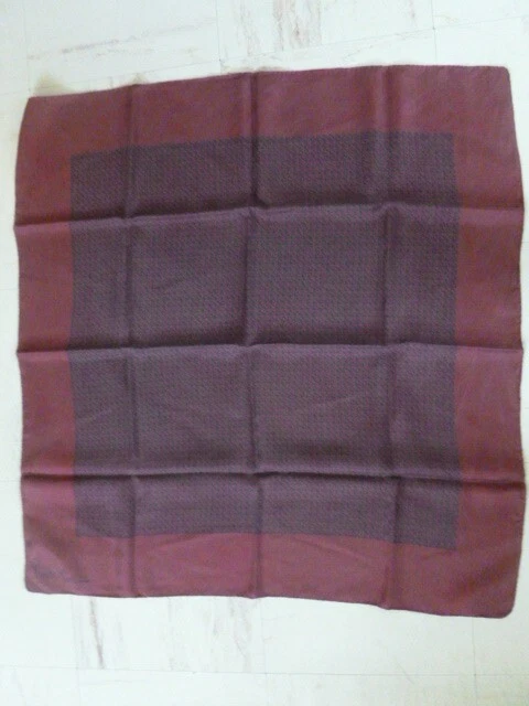 Foulard En Soie Courrèges Vintage - 77x75 Cm - Bleu - Occasion Bon état