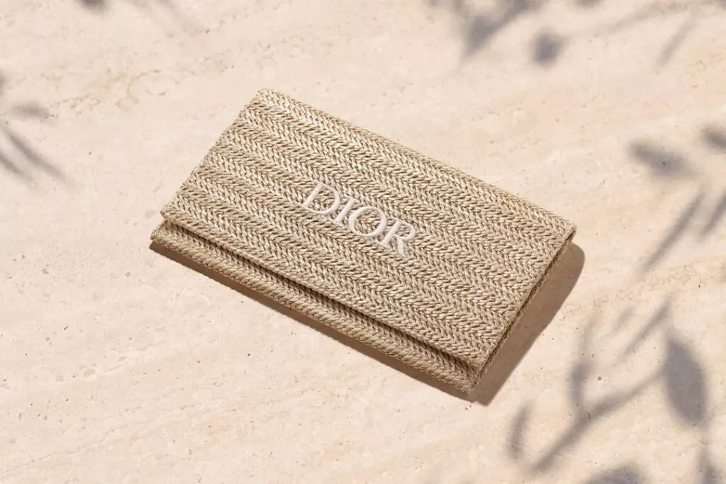 Embrayage Christian Dior nouveauté pochette rotin beige quantité limitée 2023 JP NEUF