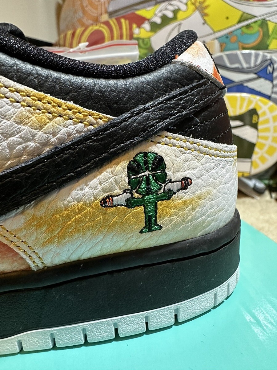 NIKE SB DUNK LOW RAYGUN BLACK SKATE NEW RARE DS AUTHENTIC US NIKE SB DUNK LOW RAYGUN BLACK SKATE NEW RARE DS AUTHENTIC US