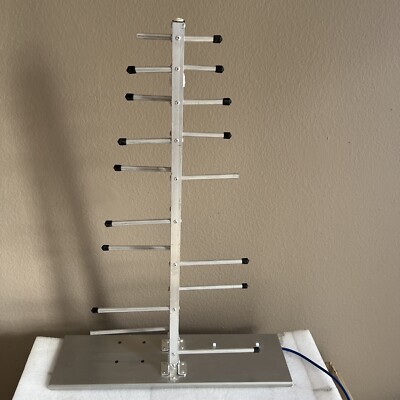 LPDA Antenna 470-800MHz, 8dBI Gain, Model SL14174A
