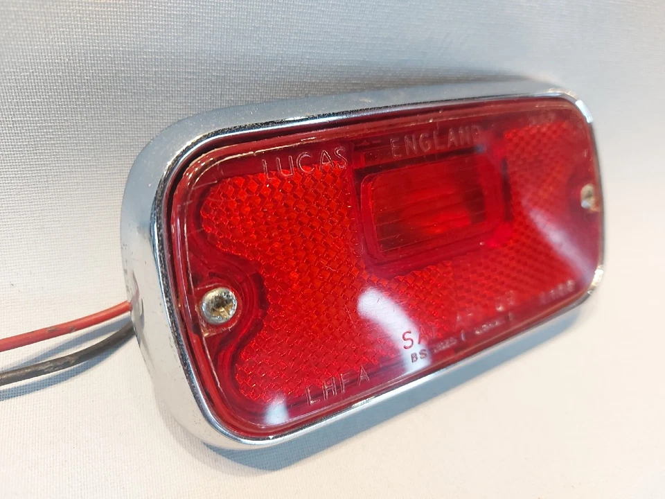 Luz trasera Rolls-Royce Silver Shadow años 70 unidad LUCAS l857 Foto 2 de 4