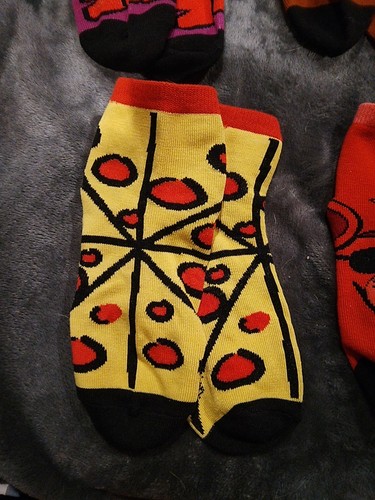 6 Pair Of Size Medium Five Nights At Freddy's Boys Socks Shoe Size 4-11 - Picture 7 of 8