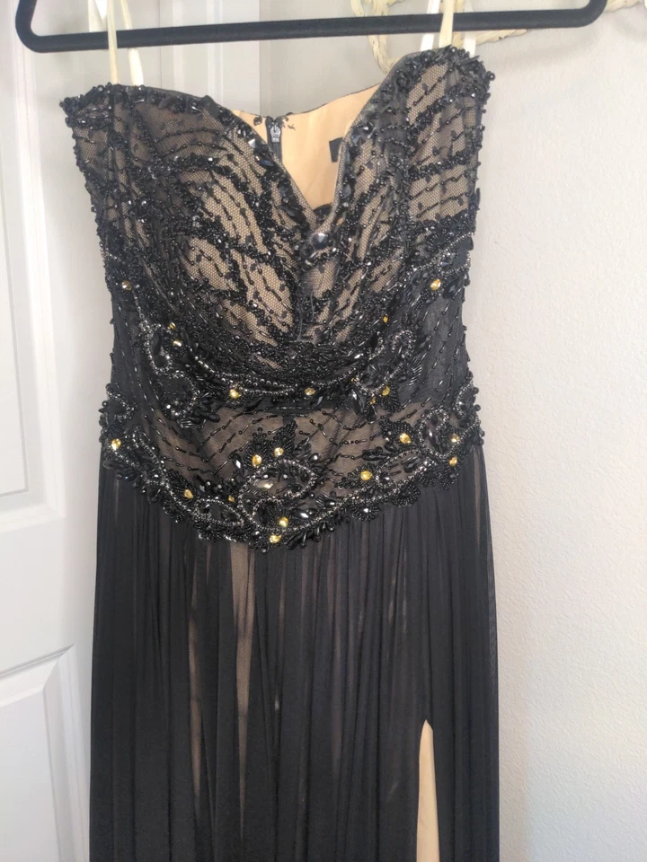 Vestido de Noche Formal Terani Couture Con Cuentas Negro Y Desnudo Sin Tirantes Talla 12 Foto 2 de 4