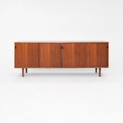 1950s Florence Knoll Credenza in Solid Walnut with Leather Pulls