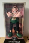 WALLACE & GROMMIT, WRONG TROUSERS WALLACE, LIMITED EDITION FIGURE - CHARITY SALE