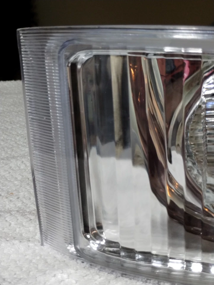 Lámpara de esquina con luz de señal de giro compatible con ISUZU NPR-HD NQR NRR 5,2 L 6,6 L 23-25 Foto 4 de 4