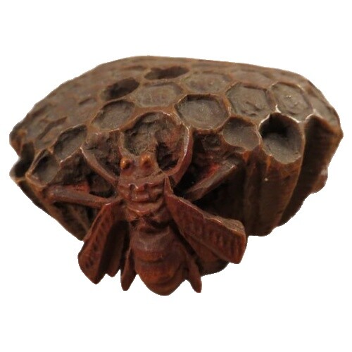 Y9207 NETSUKE wood carving Snail signed Japan antique kimono