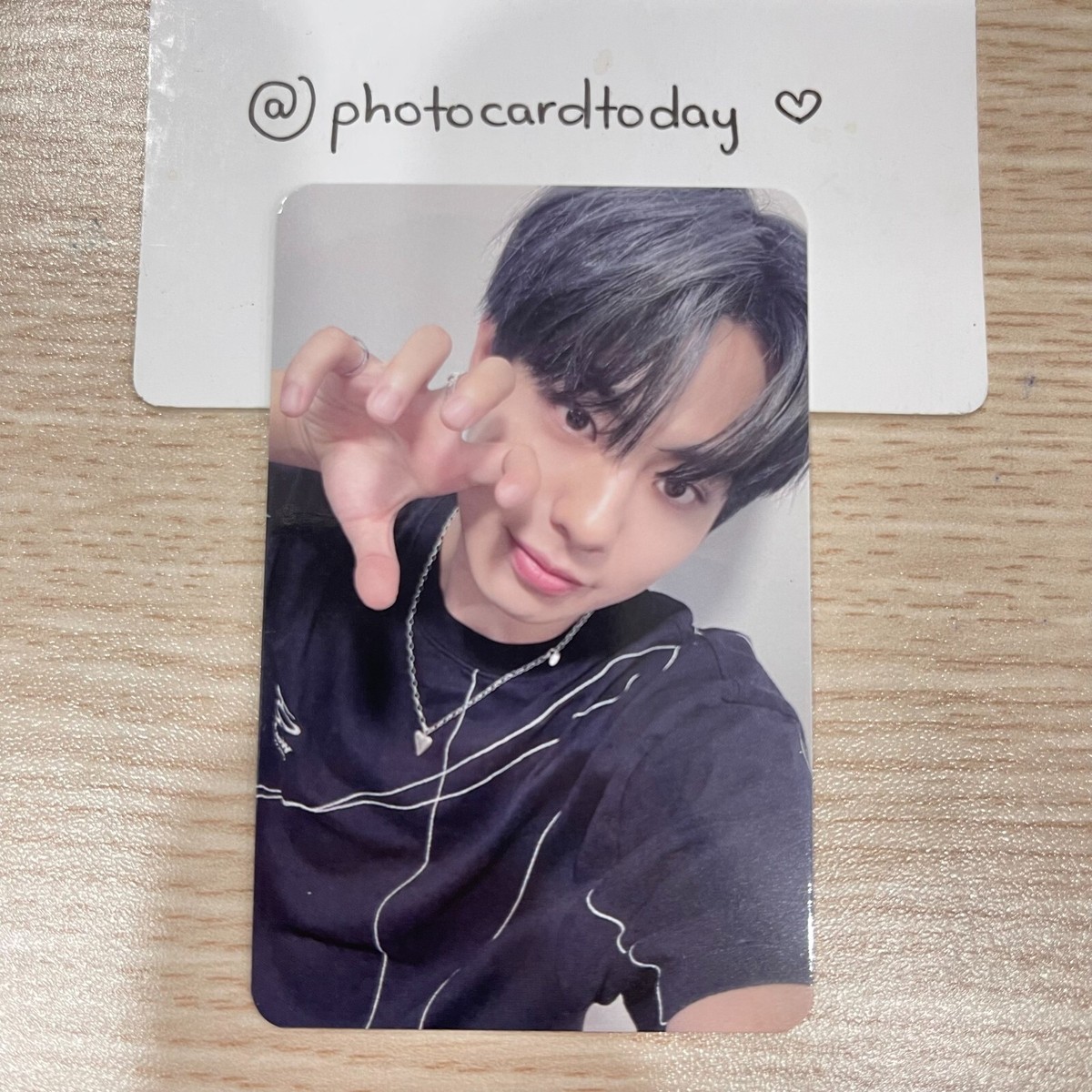 EVNNE 1st mini album TARGET ME photocard JUMPUP FANSIGN OFFLINE