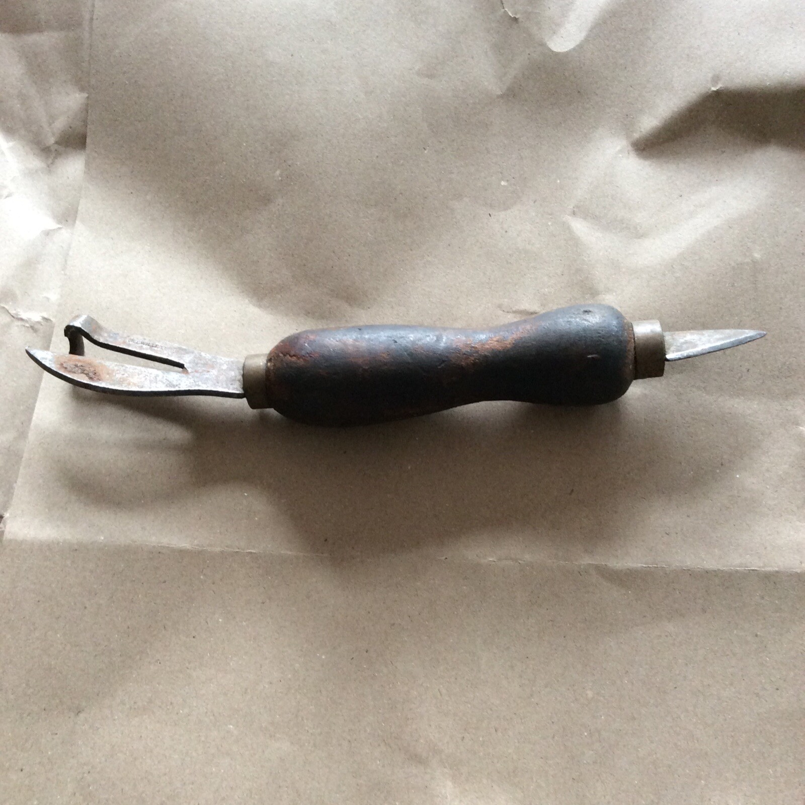 Antique - C.T WILLETTS Tin Opener - Rare Model - Wood Handle - Double Sided