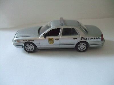 GreenLight Hot Pursuit 2008 FORD CROWN VICTORIA Iowa State Patrol Interceptor