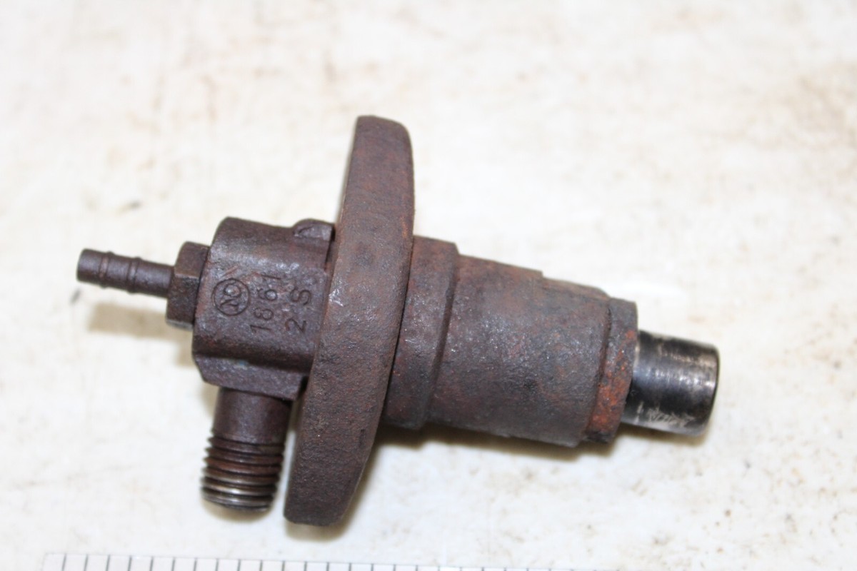 ミィ Mitsubishi D 1650 FD K4A Engine 1661 Fuel Injector Nozzle MM402971