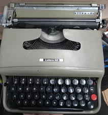 1950 Olivetti Lettera 22 Typewriter w/ Case & Manual – Early S Prefix Vintage thumbnail